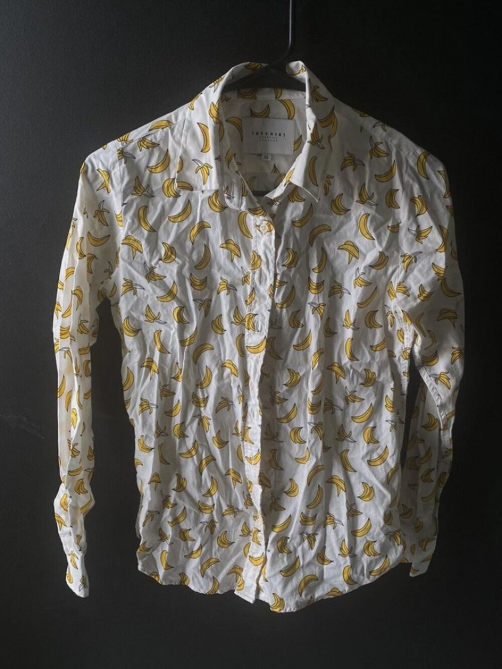 The shirt Rochelle Behrens Banana Print Button Down Shirt Size XS